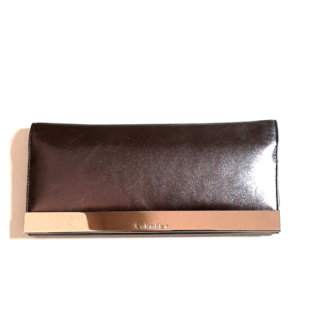 CALVIN KLEIN CLUTCH WALLET